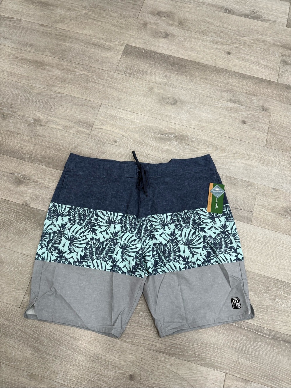 Travis Mathew Boardshorts Swim Up Bar Trunks Pool Beach Men Size 42 Brand New